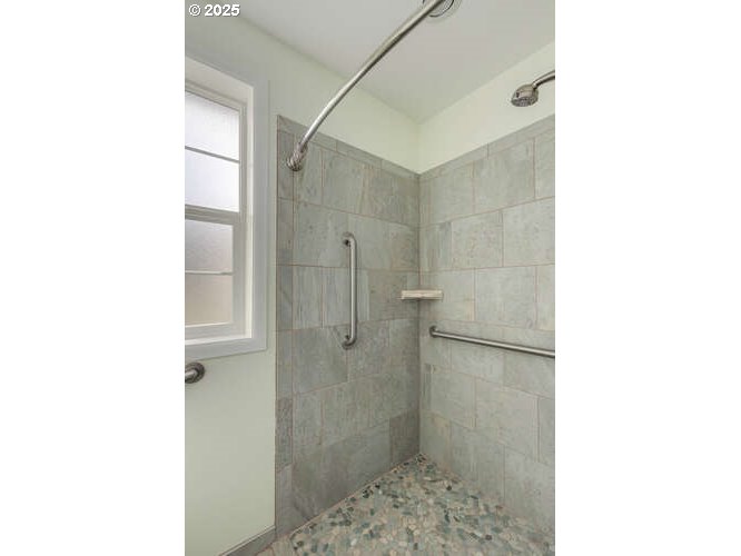 Newberg, Oregon 97132, United States, 2 Bedrooms Bedrooms, ,2 BathroomsBathrooms,Residential,Active,235411