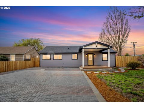 705 SW DENNIS AVE Hillsboro OR 97123