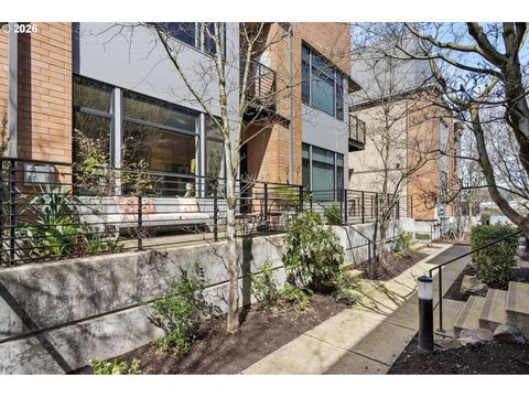 1672 NW RIVERSCAPE ST Portland OR 97209