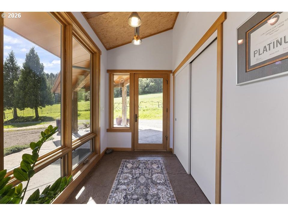 1104 1106 Upper Cow Creek RD