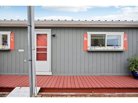 A home in Scappoose