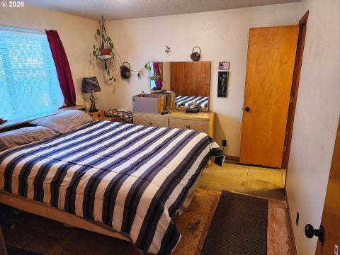 Tiny photo for 47639 Cline St, Oakridge, OR 97463 (MLS # 191975481)