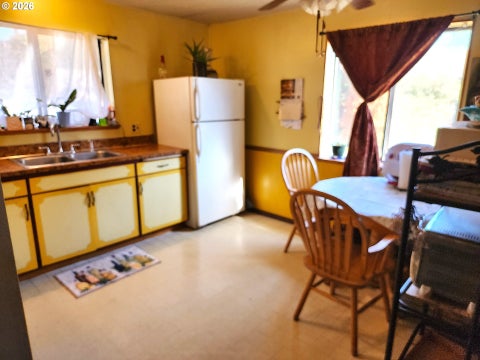 Tiny photo for 47639 Cline St, Oakridge, OR 97463 (MLS # 191975481)