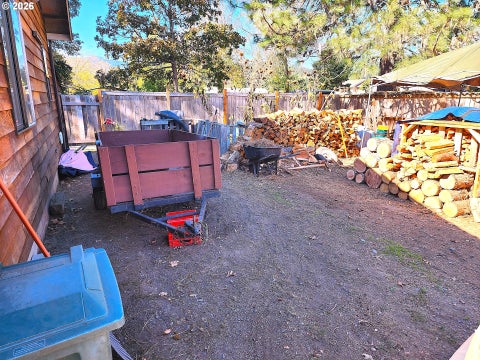 Tiny photo for 47639 Cline St, Oakridge, OR 97463 (MLS # 191975481)