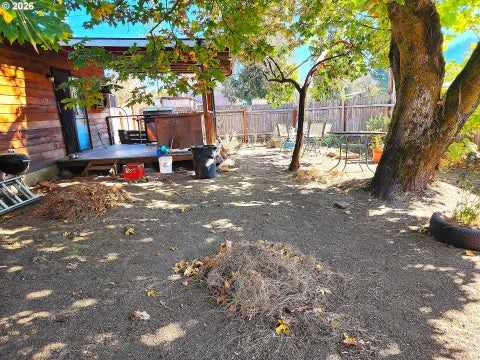 Tiny photo for 47639 Cline St, Oakridge, OR 97463 (MLS # 191975481)