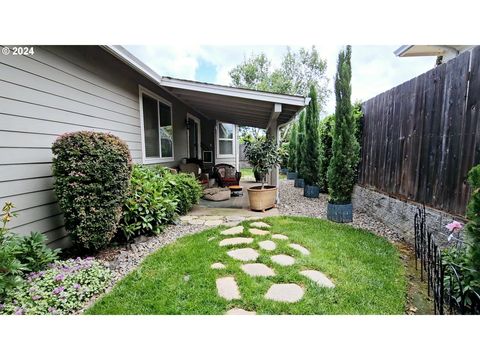 A home in Sutherlin