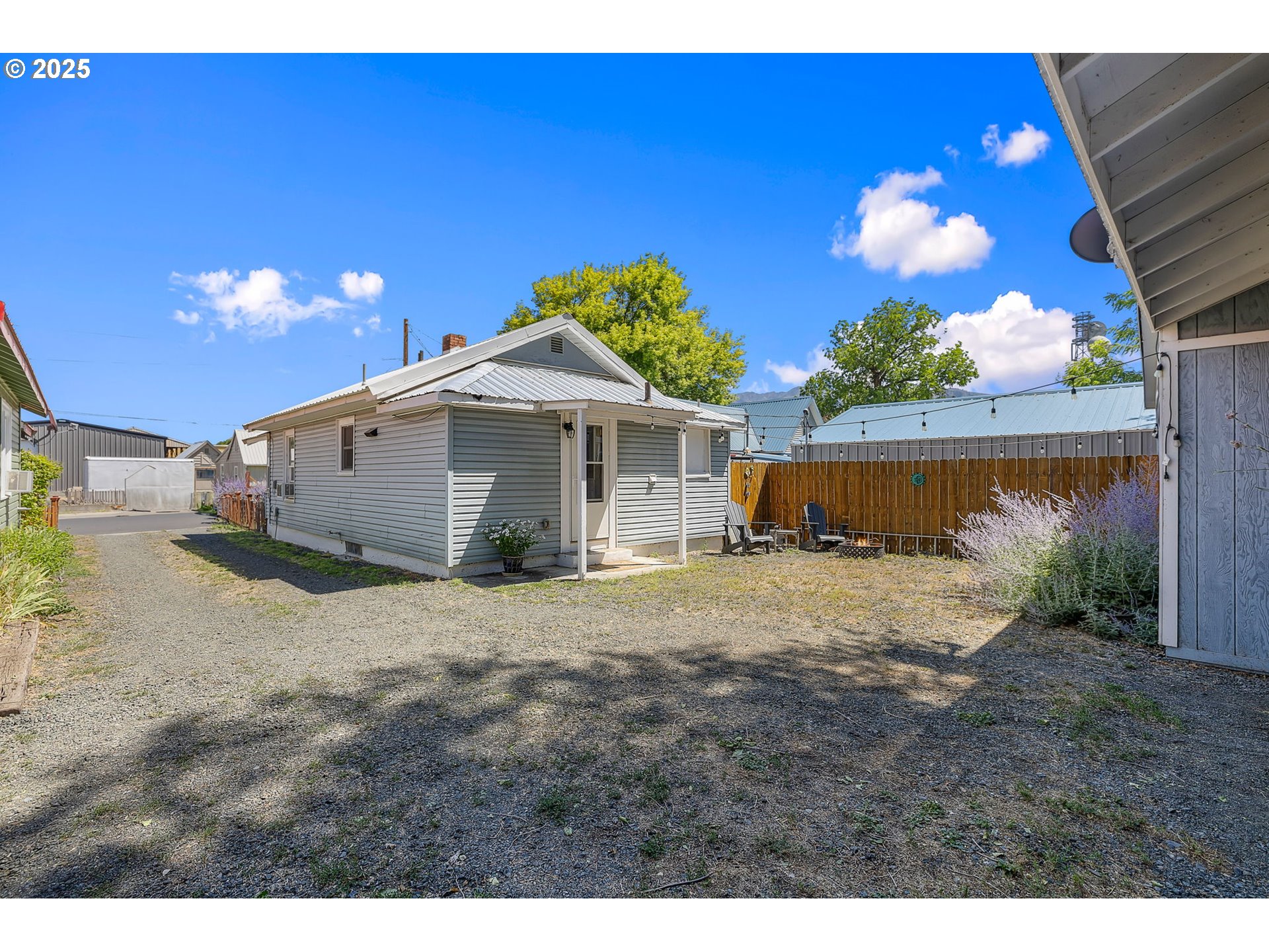 310 N CANYON BLVD