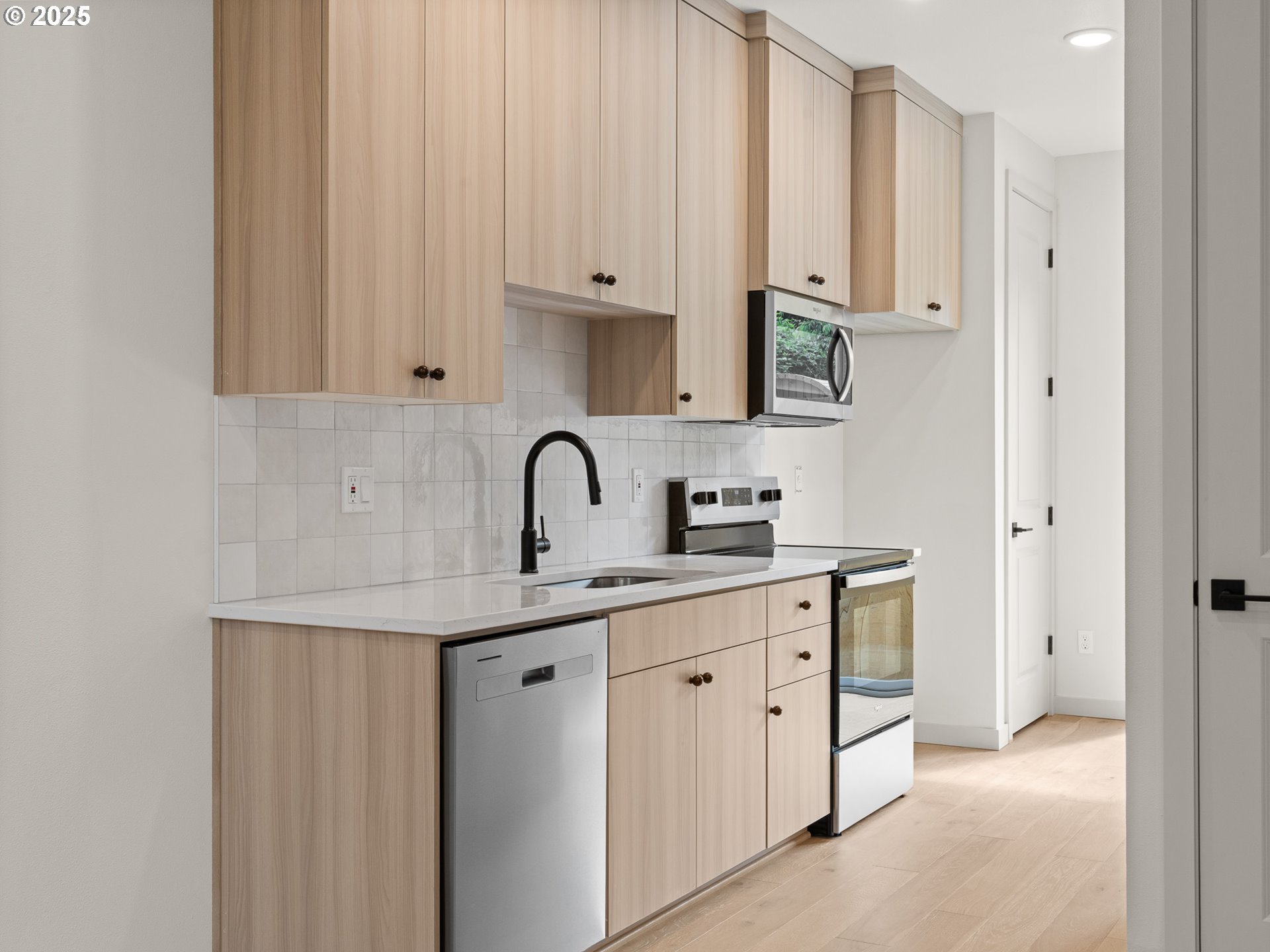 1614 SE Morrison ST 3