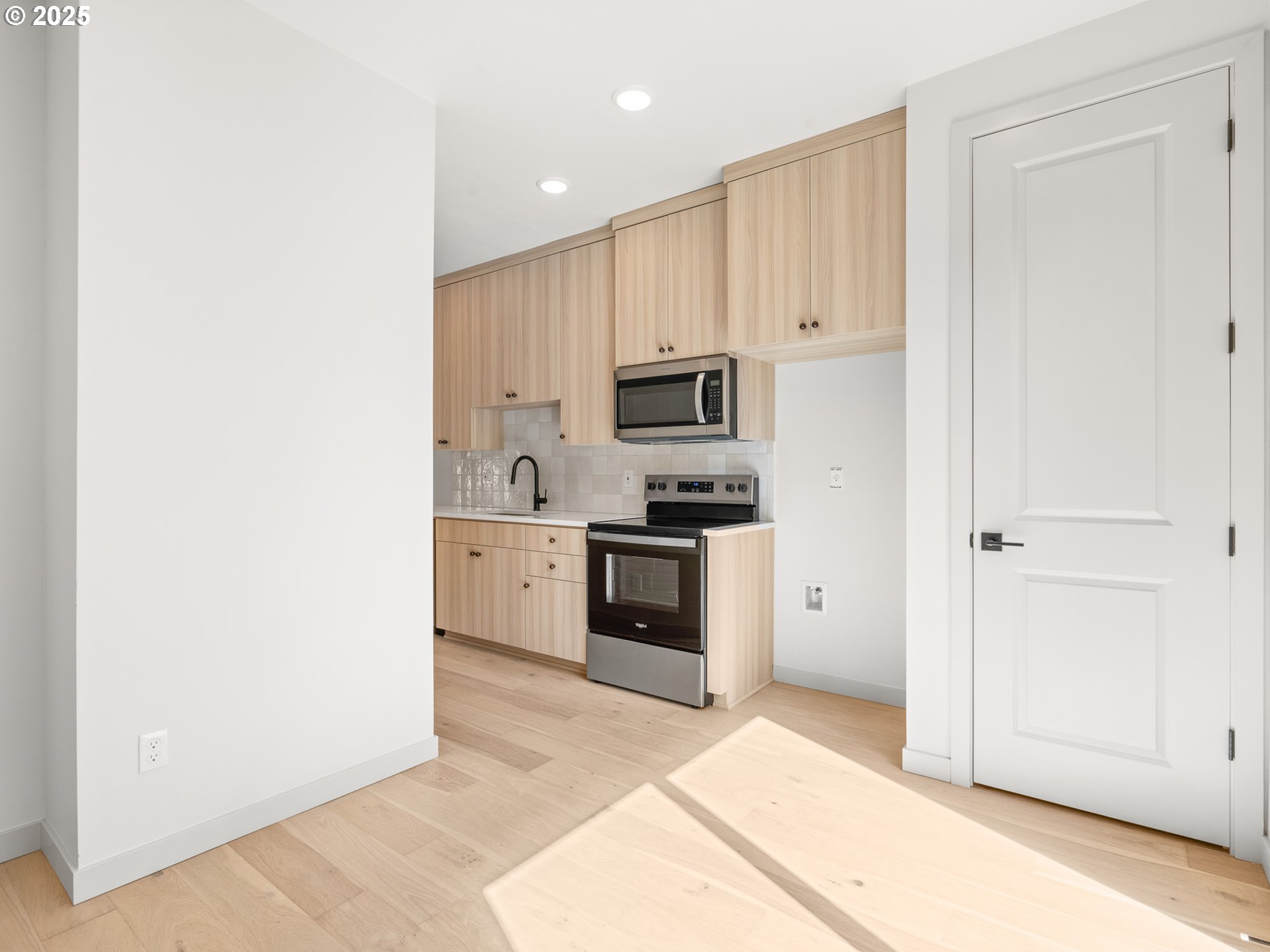 1614 SE Morrison ST 3