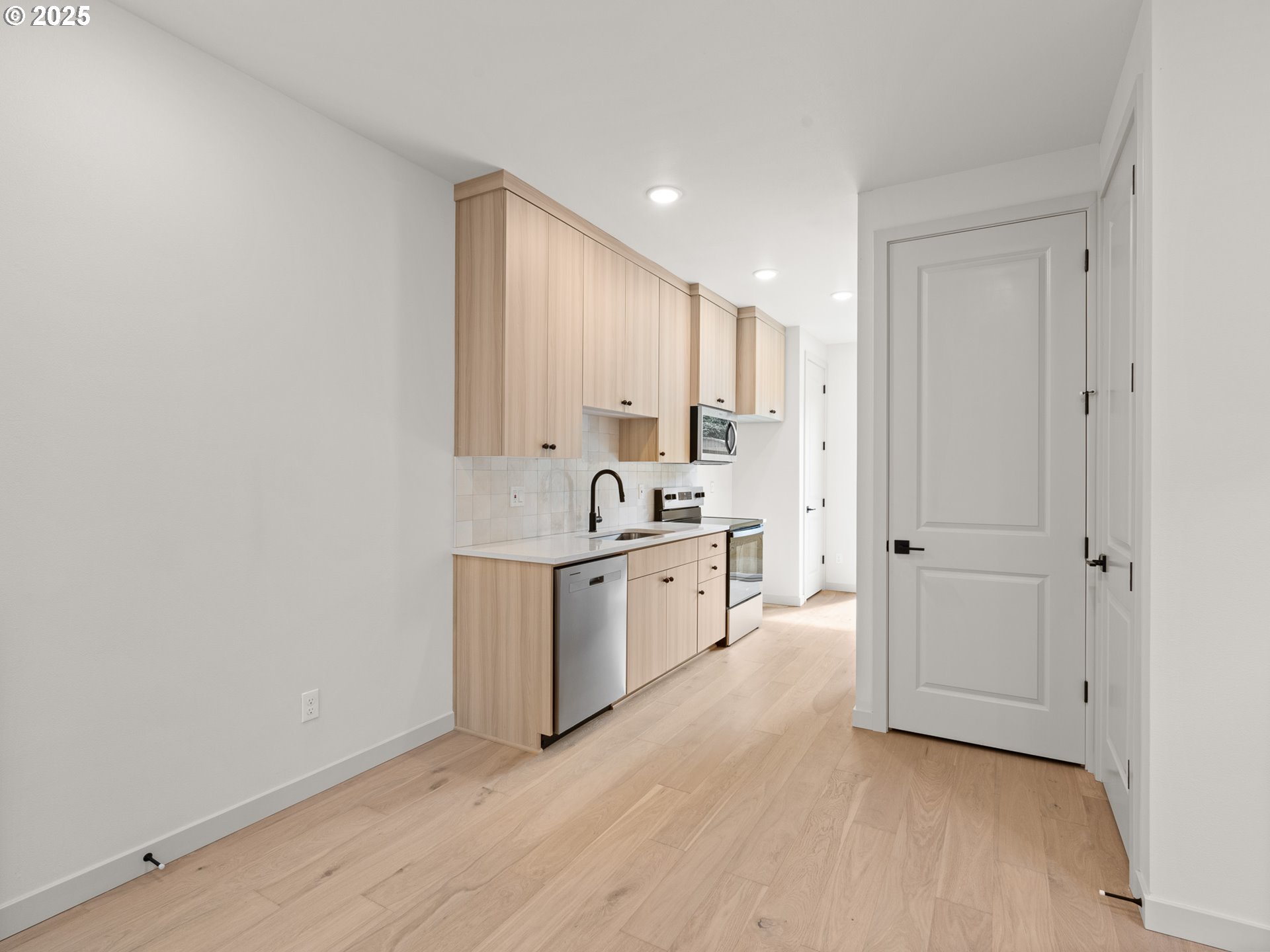 1614 SE Morrison ST 3