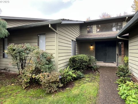 Photo of 1215 NW Driftwood Pl, McMinnville, OR 97128 (MLS # 728107771)