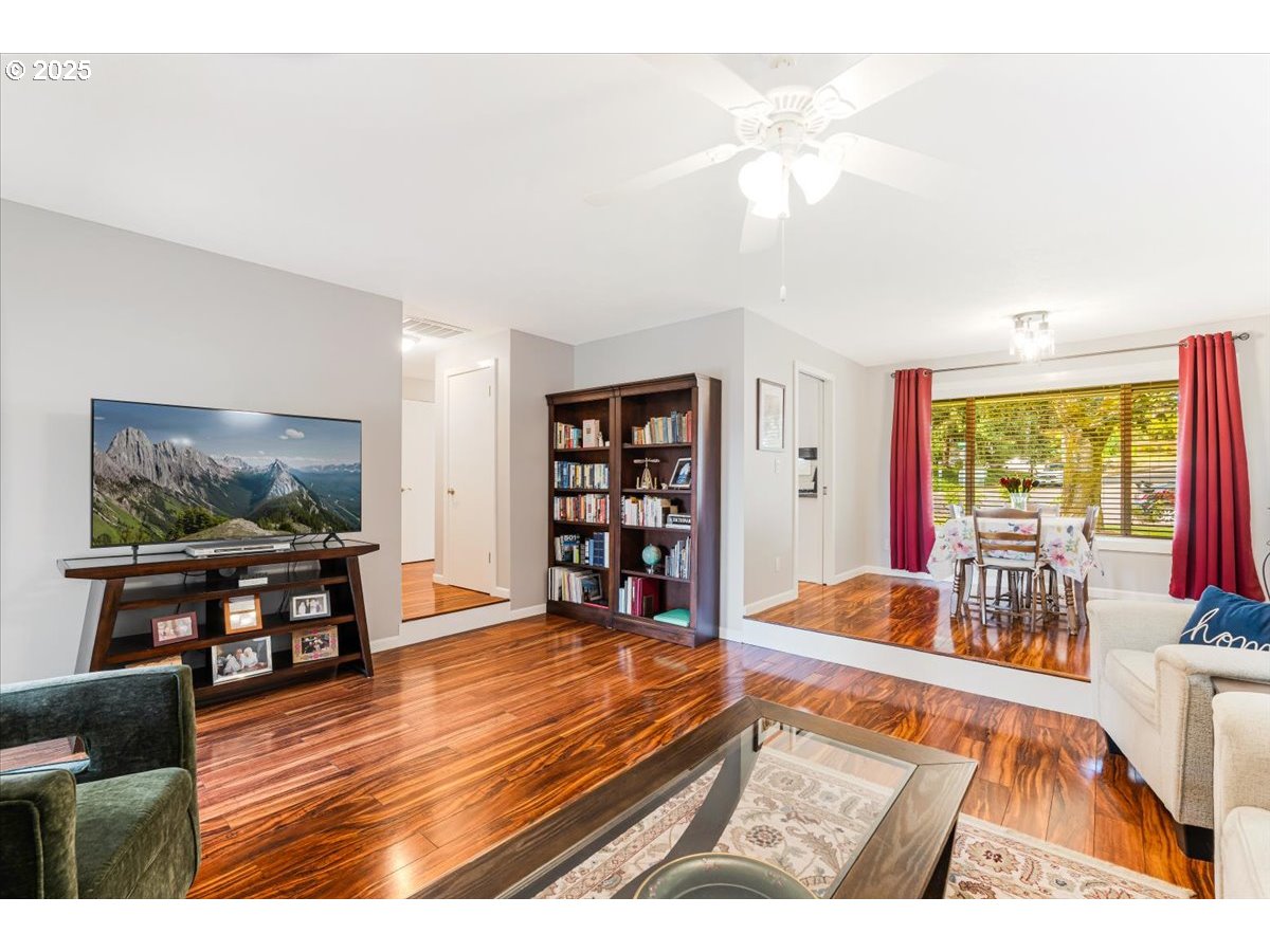 Sherwood, Oregon 97140, United States, 3 Bedrooms Bedrooms, ,2 BathroomsBathrooms,Residential,Pending,153342