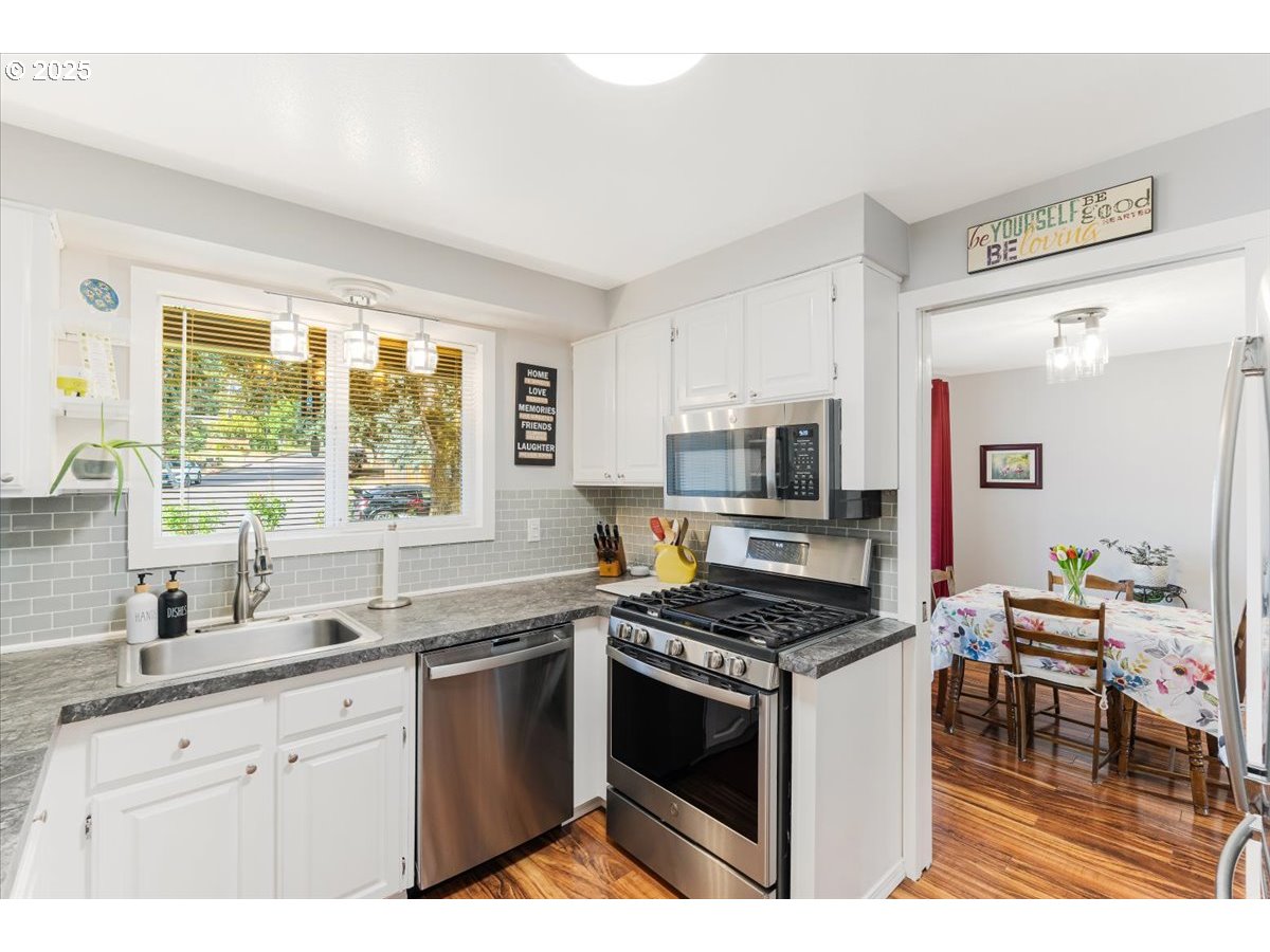 Sherwood, Oregon 97140, United States, 3 Bedrooms Bedrooms, ,2 BathroomsBathrooms,Residential,Pending,153342