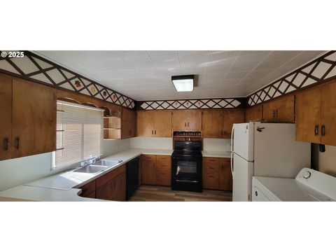 Tiny photo for 76376 River Rd, Oakridge, OR 97463 (MLS # 154856948)