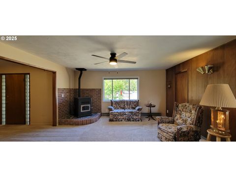 Tiny photo for 76376 River Rd, Oakridge, OR 97463 (MLS # 154856948)