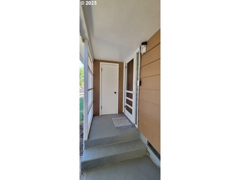 Tiny photo for 76376 River Rd, Oakridge, OR 97463 (MLS # 154856948)