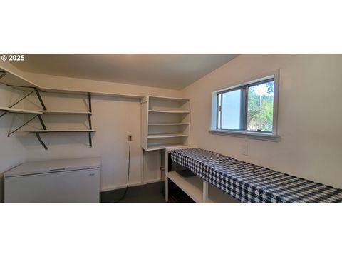 Tiny photo for 76376 River Rd, Oakridge, OR 97463 (MLS # 154856948)