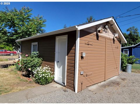 Tiny photo for 76376 River Rd, Oakridge, OR 97463 (MLS # 154856948)