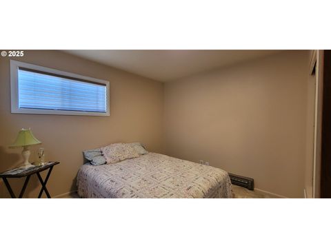 Tiny photo for 76376 River Rd, Oakridge, OR 97463 (MLS # 154856948)