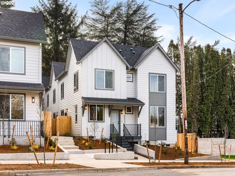 8628 SW 21st AVE 2 Portland OR 97213