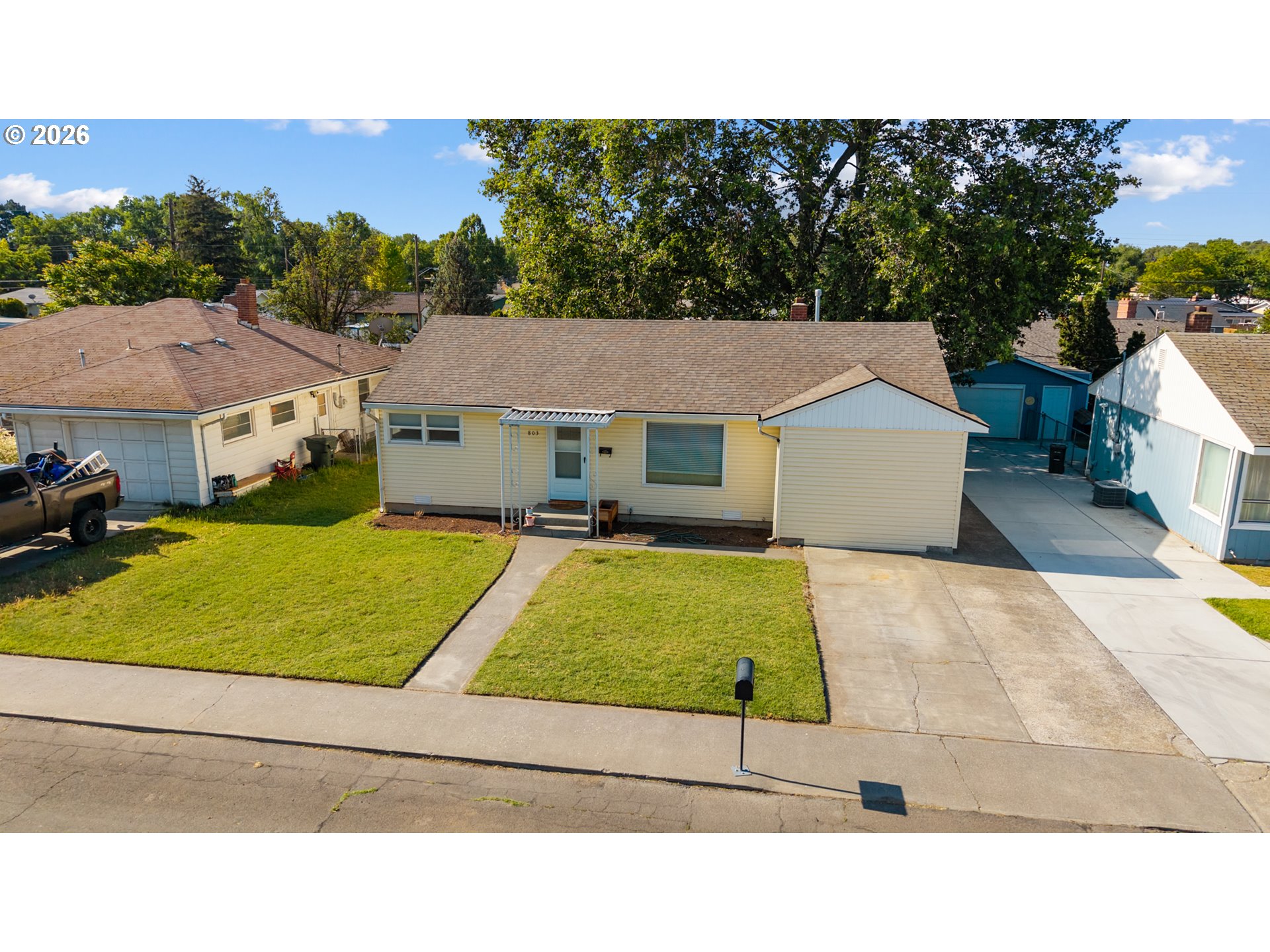 803 W TAMARACK AVE