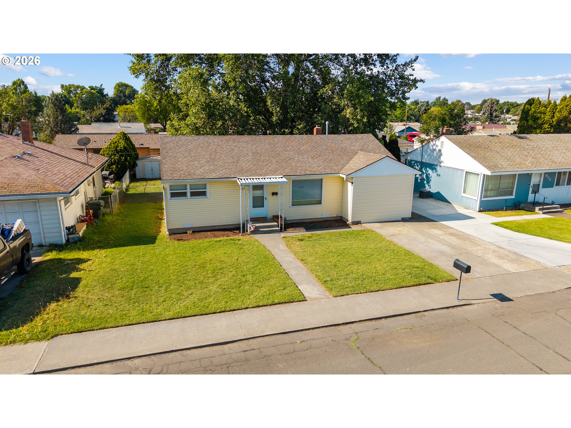 803 W TAMARACK AVE