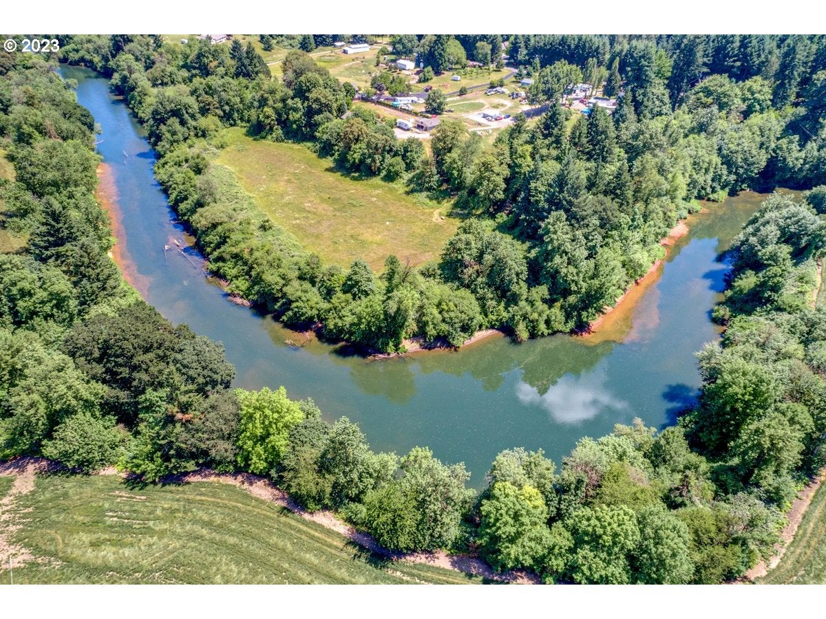 13750 SE LOCKS LOOP RD