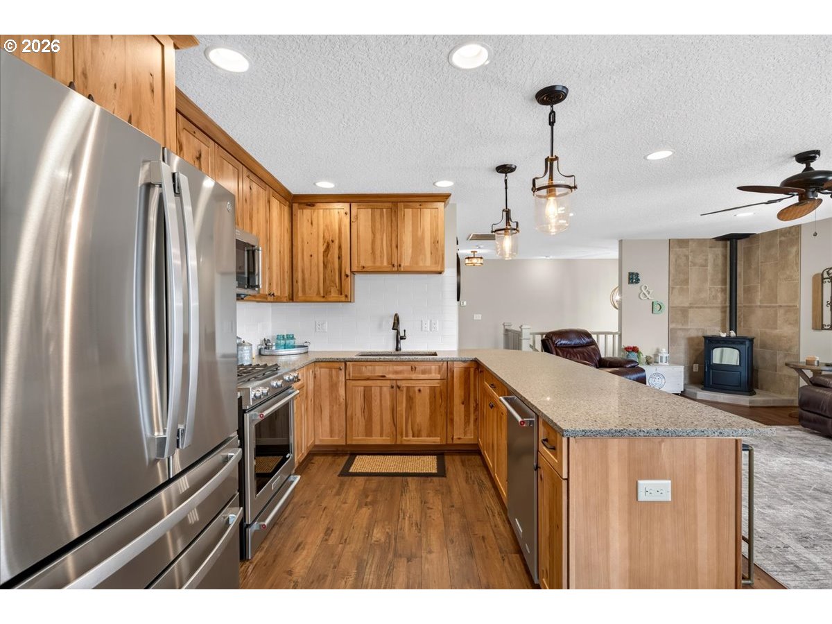 8985 SANDY HEIGHTS RD