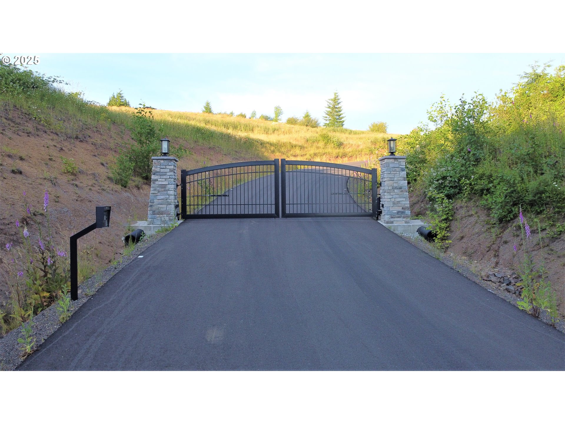 230 ESTATE RIDGE DR