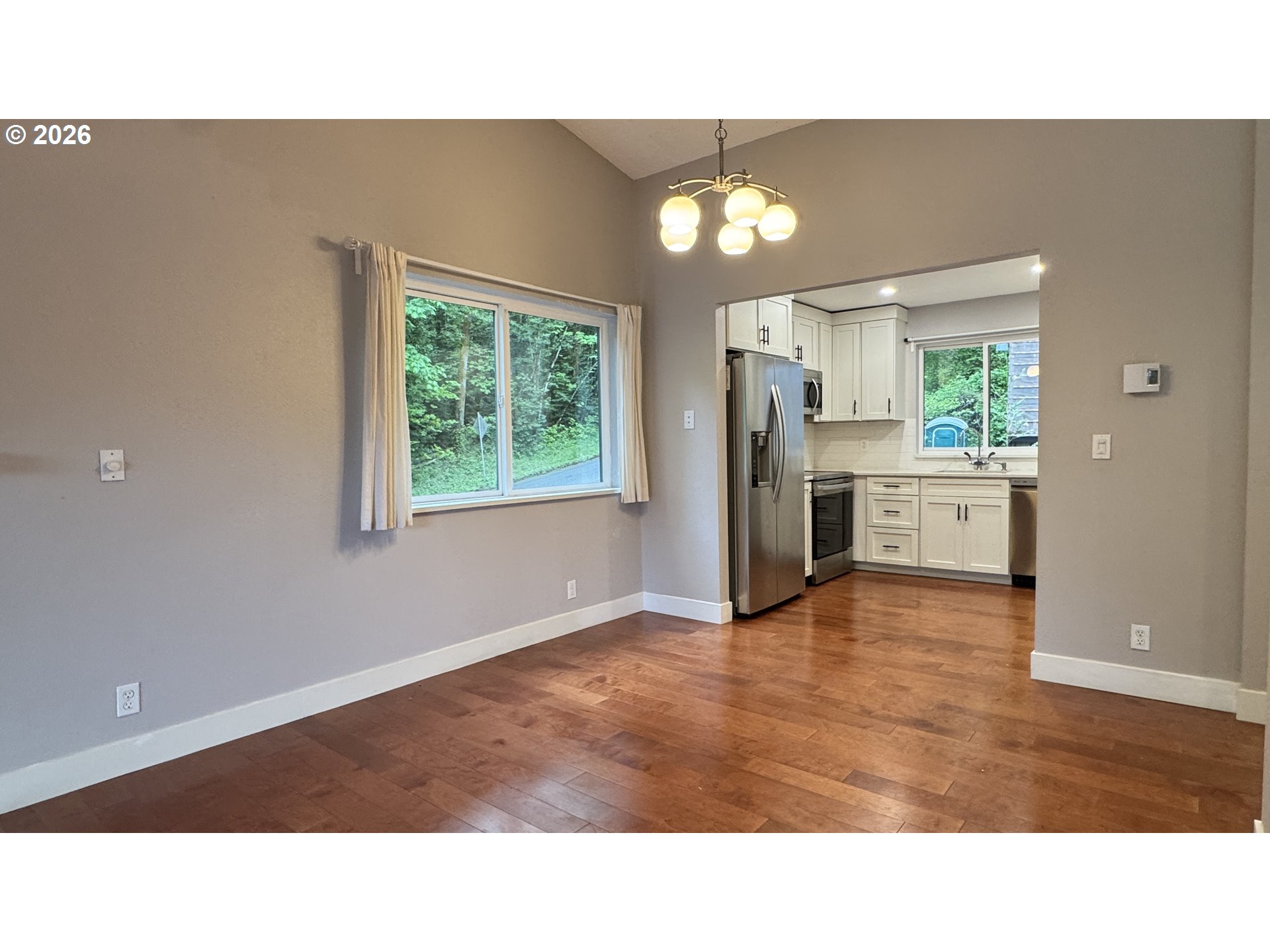 2800 TREETOP LN
