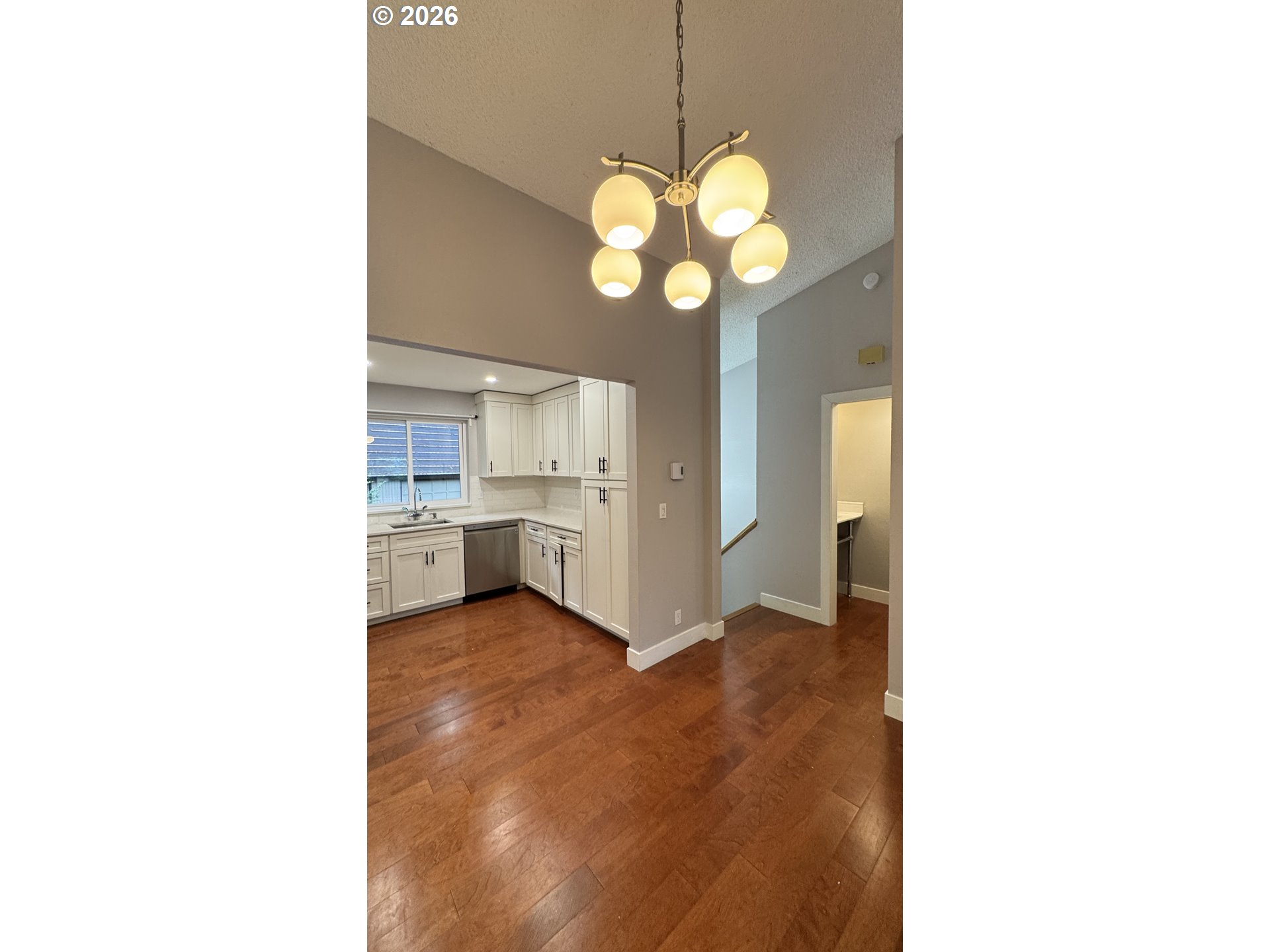 2800 TREETOP LN