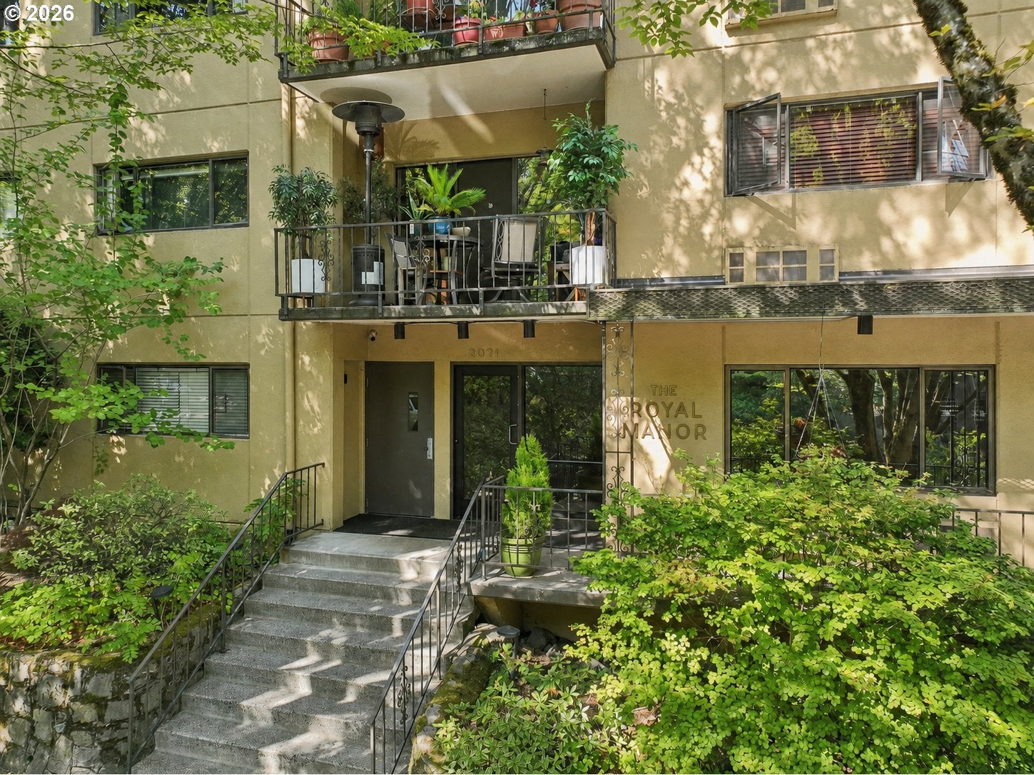 2021 SW MAIN ST 33