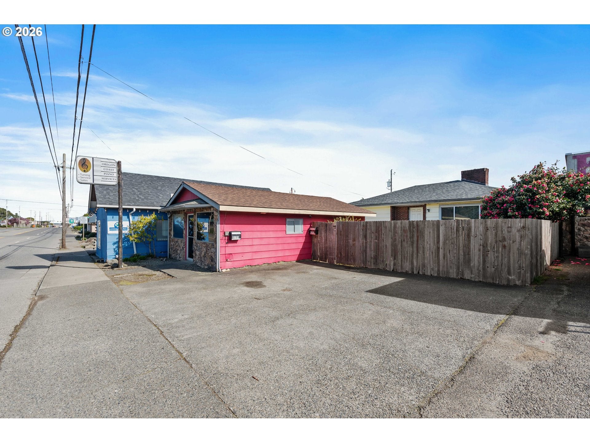 2245 BROADWAY AVE