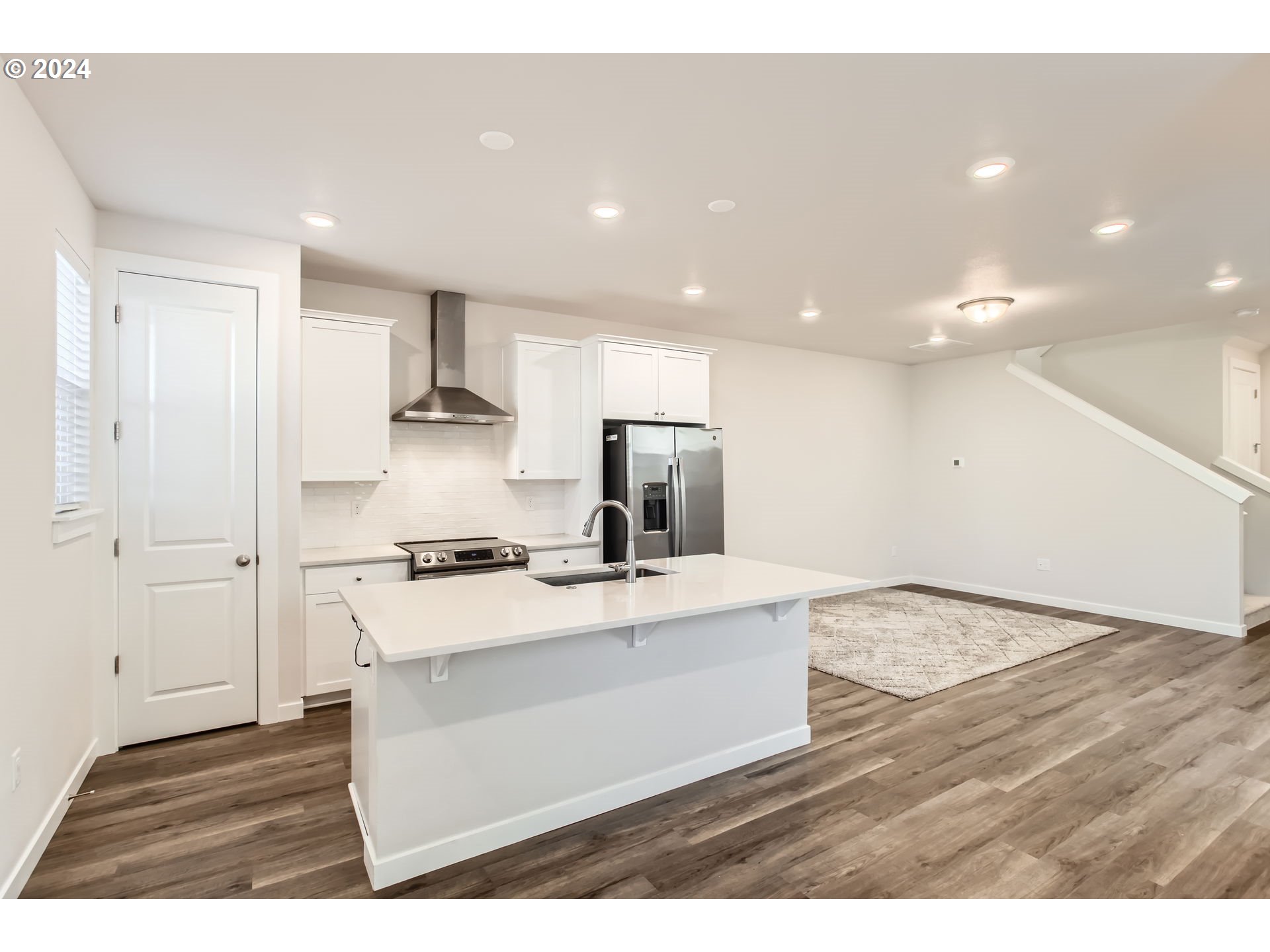 Hillsboro, Oregon 97123, United States, 3 Bedrooms Bedrooms, ,3 BathroomsBathrooms,Residential,Pending,28652