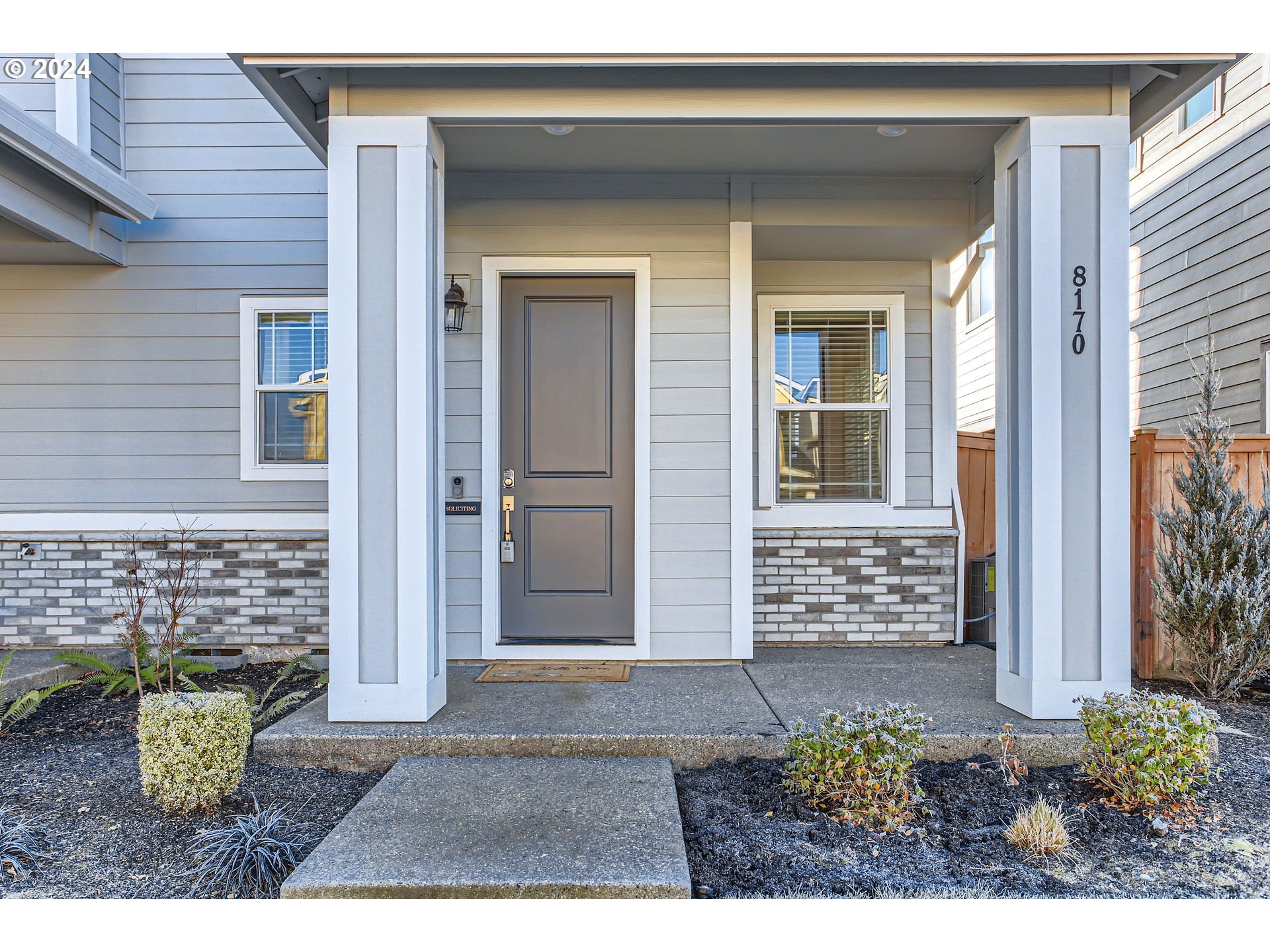 Hillsboro, Oregon 97123, United States, 3 Bedrooms Bedrooms, ,3 BathroomsBathrooms,Residential,Pending,28652