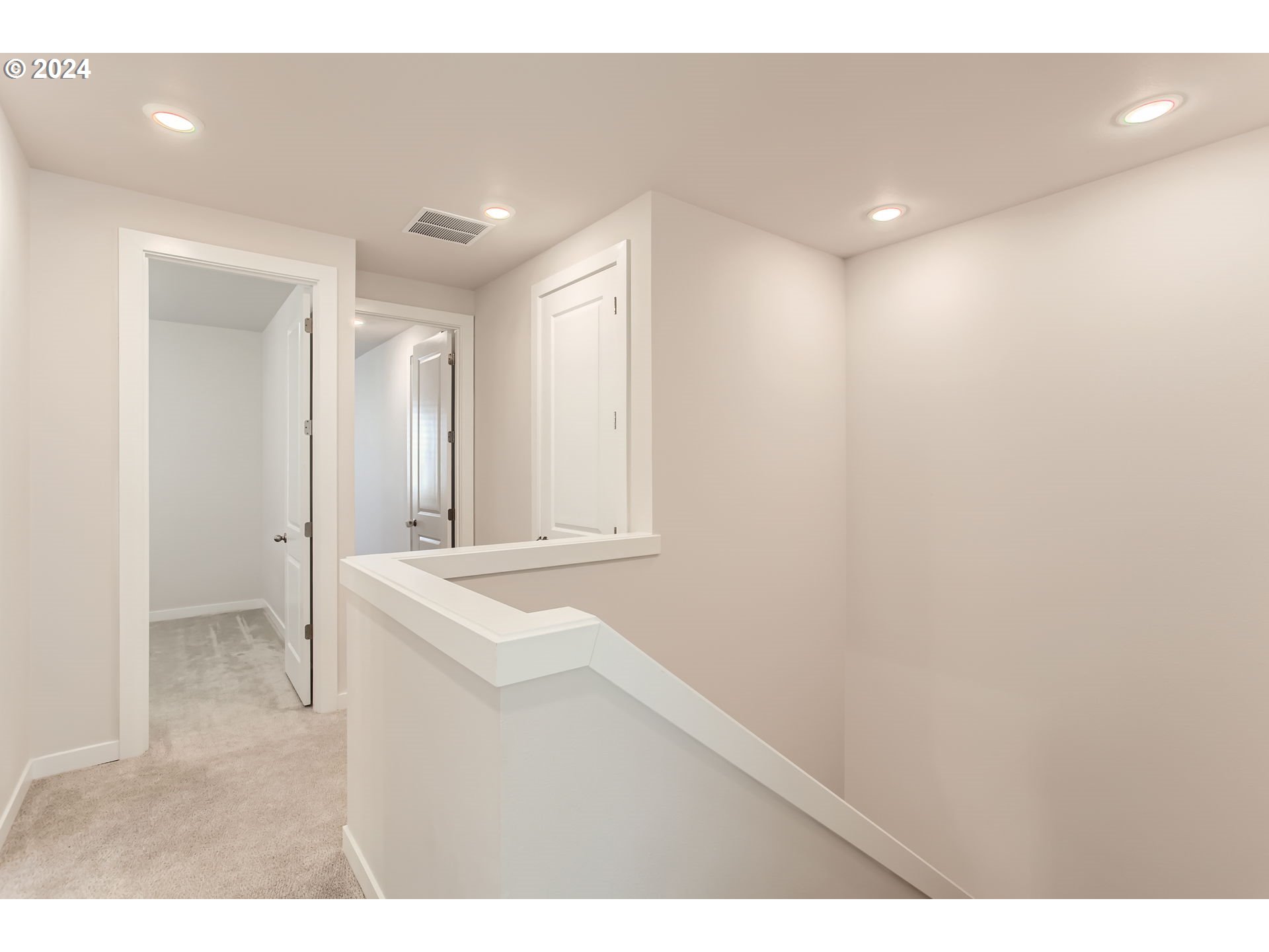 Hillsboro, Oregon 97123, United States, 3 Bedrooms Bedrooms, ,3 BathroomsBathrooms,Residential,Pending,28652