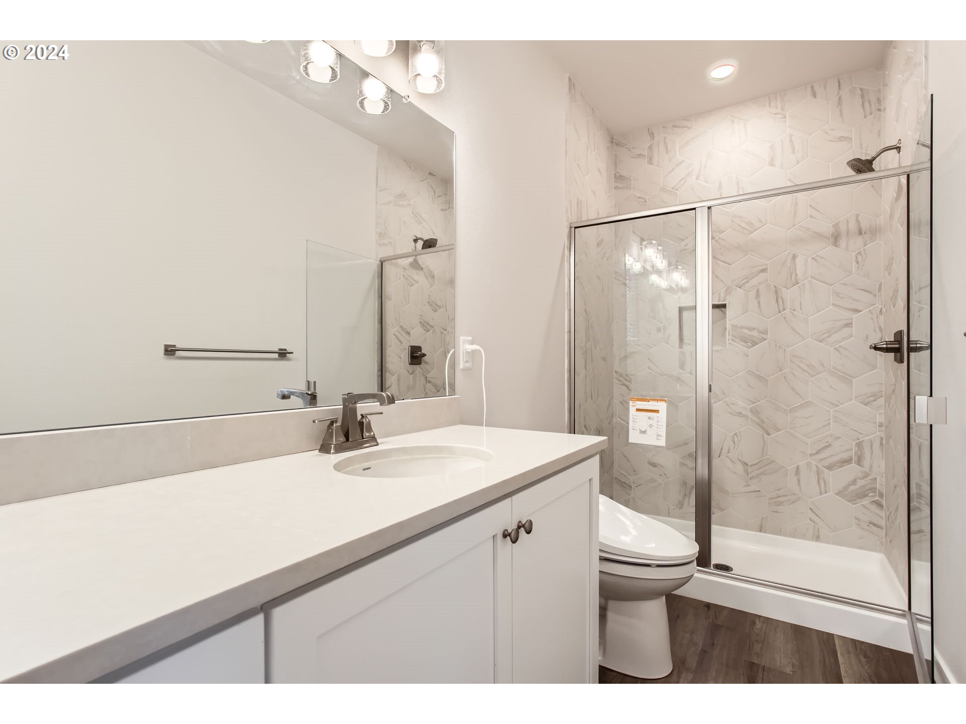 Hillsboro, Oregon 97123, United States, 3 Bedrooms Bedrooms, ,3 BathroomsBathrooms,Residential,Pending,28652