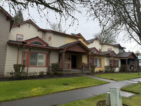 2025 ELM ST Forest Grove OR 97116