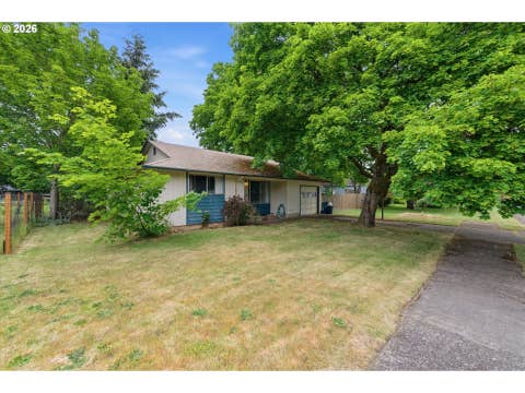 Photo of 13137 SE Francis St, Portland, OR 97236 (MLS # 353088229)