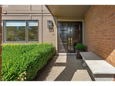 40 CONDOLEA CT Lake Oswego OR 97035