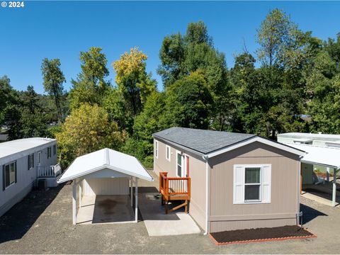 A home in Roseburg