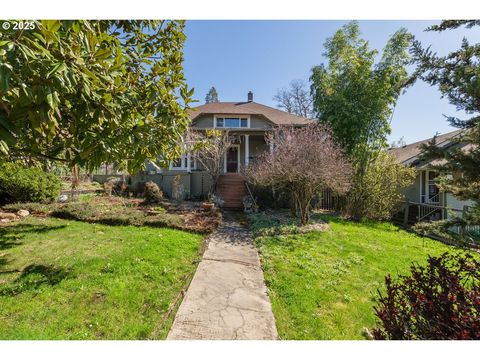 A home in Roseburg