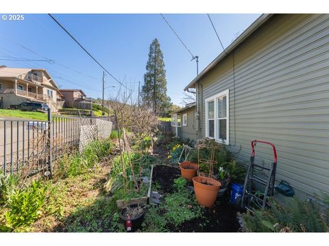 A home in Roseburg