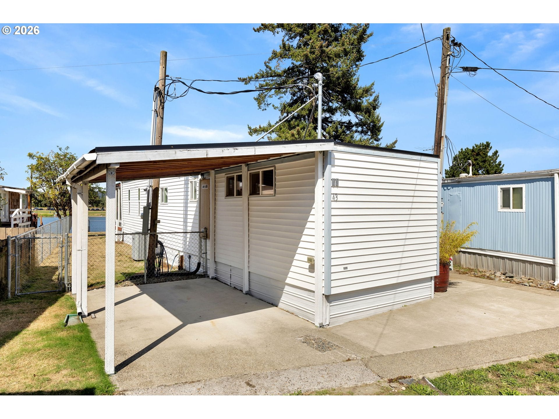 296 ISLAND AIRE DR 43