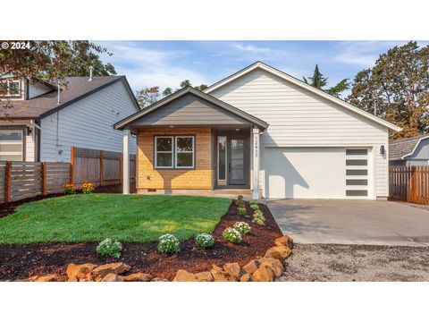 12437 SE 24TH AVE Milwaukie OR 97222