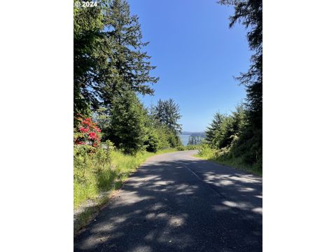 83615 Clear Lake RD 13 Florence OR 97439