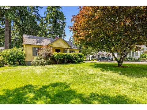 592 9TH ST Lake Oswego OR 97034