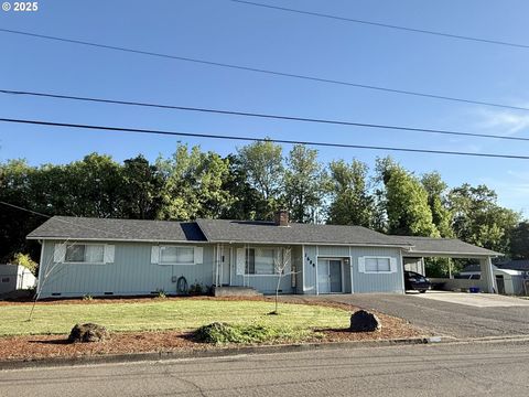 1689 NW Martin Ave, Roseburg, OR 97471 - MLS#: 307995629