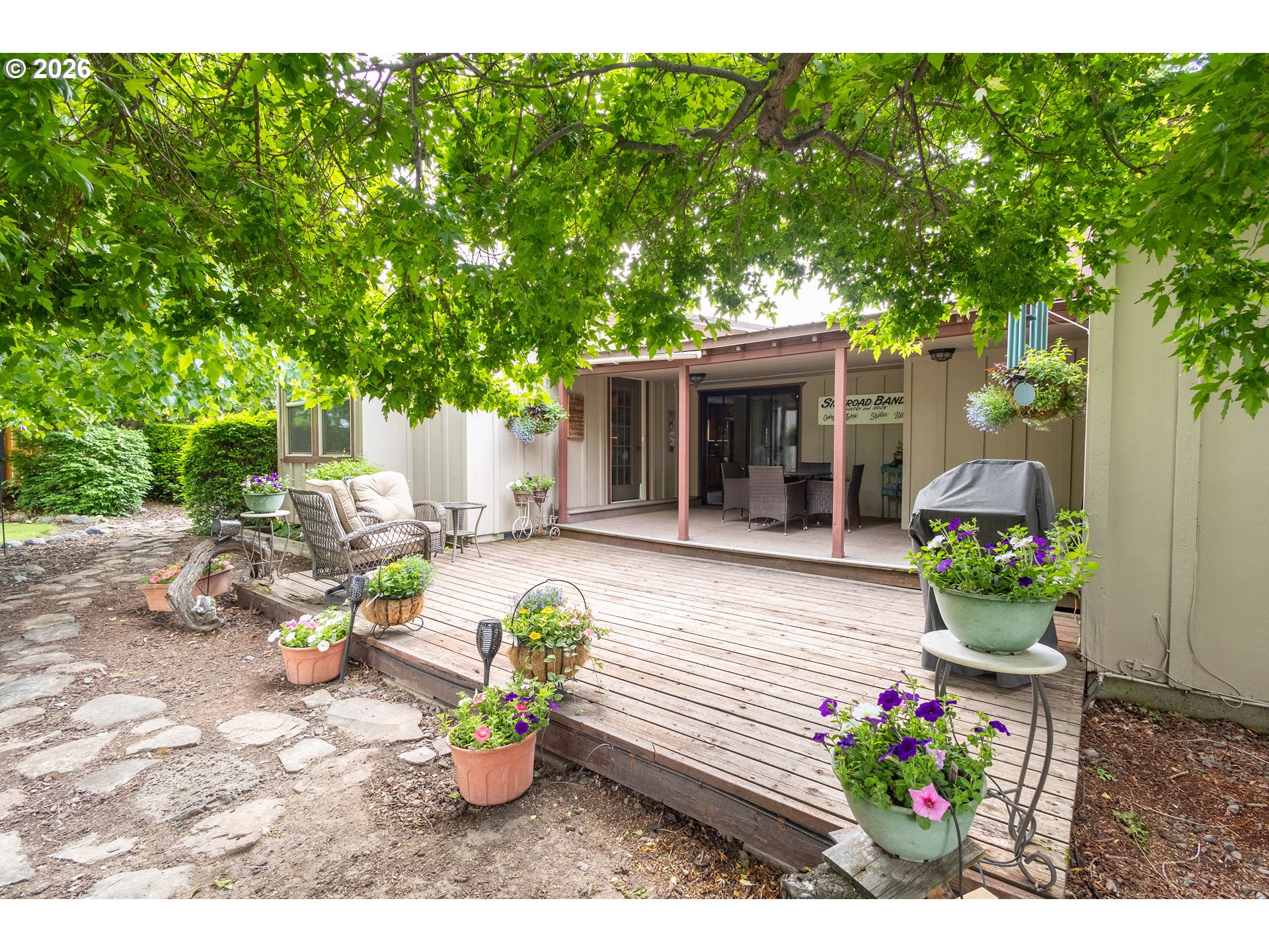2 S COLLEGE ST