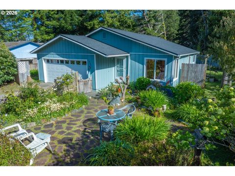 498 LEXINGTON AVE NE Bandon OR 97411